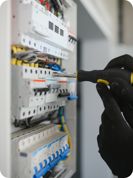 Instalaciones eléctricas y montajes